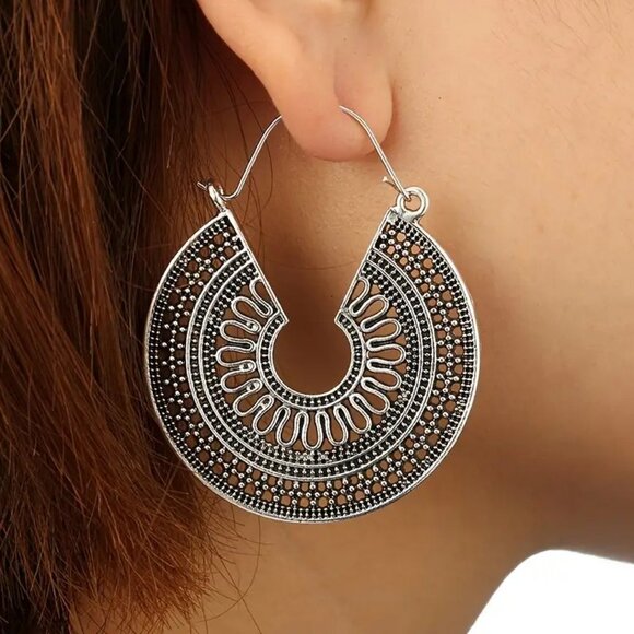 Earrings Bohemian Vintage Pierced Earrings - Picture 1 of 2